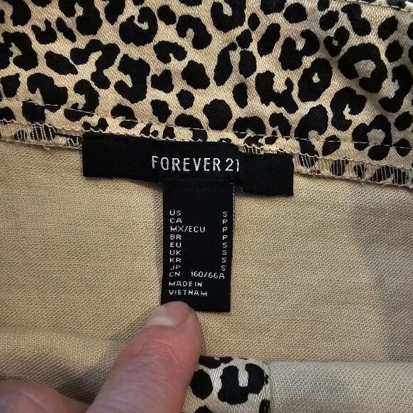 FOREVER 21 Mini Skirt Size S Neutral Cheetah Animal Print Chic 90's Punk Stretch - Picture 3 of 8